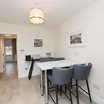 Foxglove House 3*