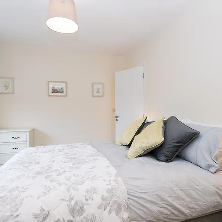 Foxglove House 3*