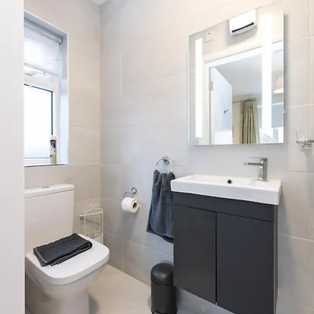 Foxglove House 3*