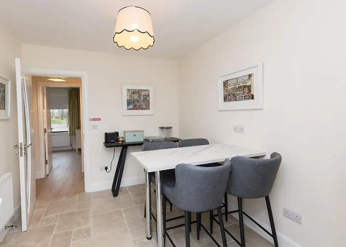 Foxglove House 3*