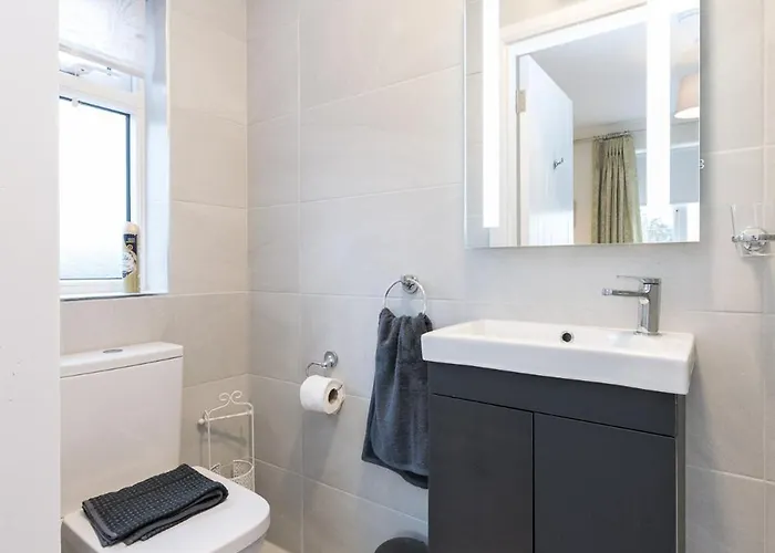 Foxglove House 3*